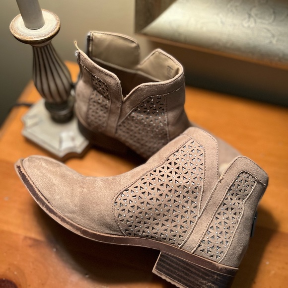 Girls Steve Madden boots - Picture 1 of 5